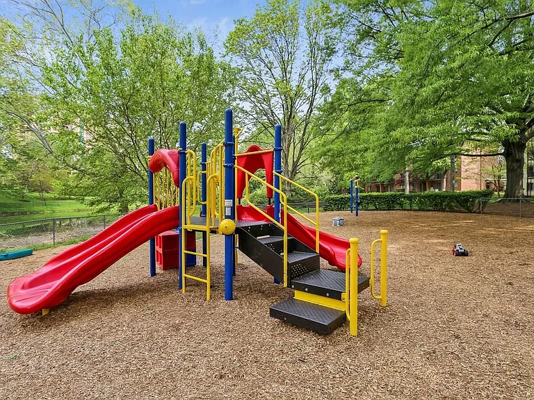 10300 Rockville Pike #301 — Photo 9