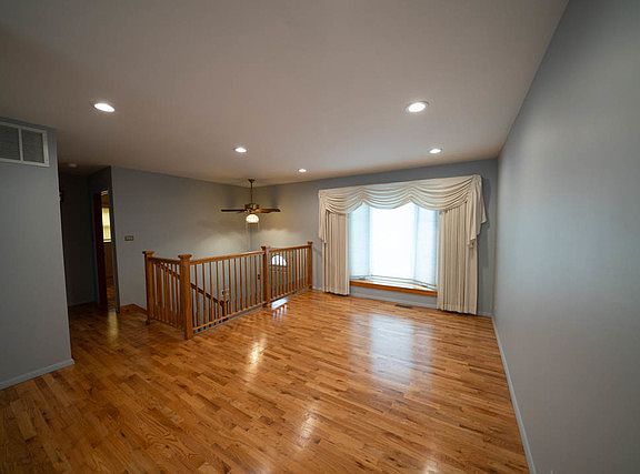 2nd image of 16826 Hilltop Ave