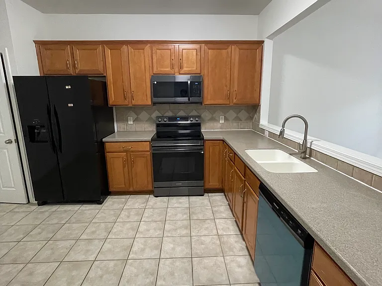 9033 McAlwaine Preserve Ave — Photo 10