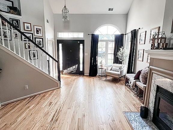 4th image of 2461 Seven Kings Rd