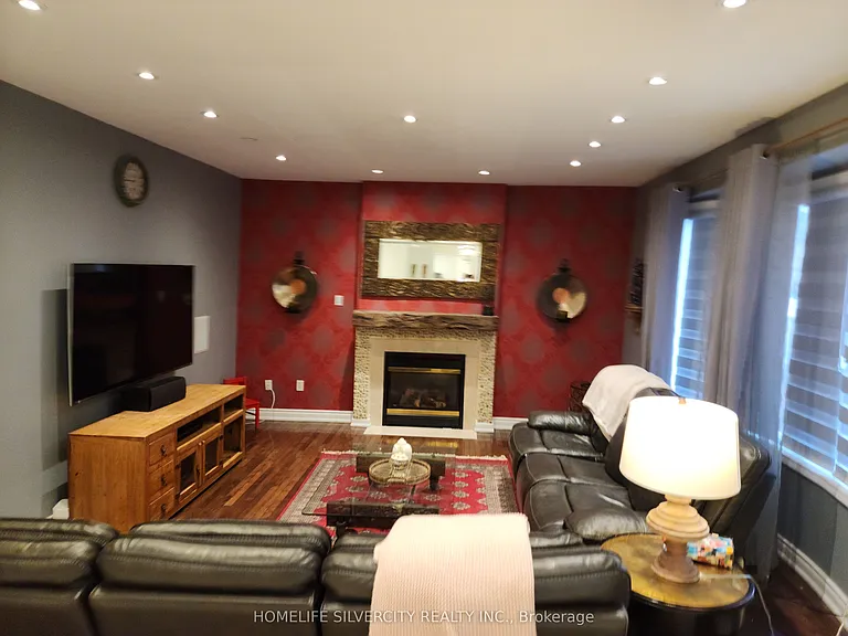 7 Valleywest Rd — Photo 4