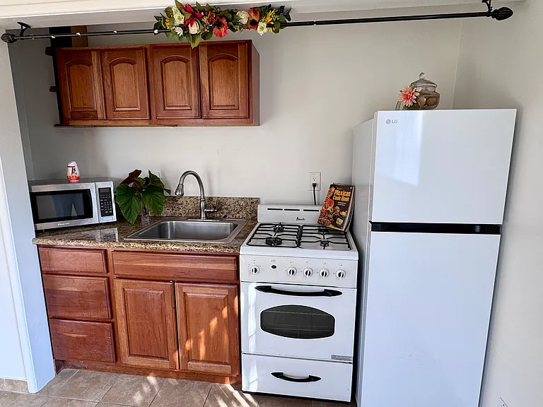 4022 Vista Ct #GUEST HOUSE — Photo 5