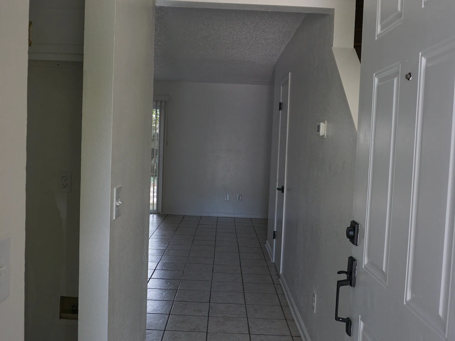 2 bed, 1.5 bath, 1232 sqft, $1,300 — Photo 3