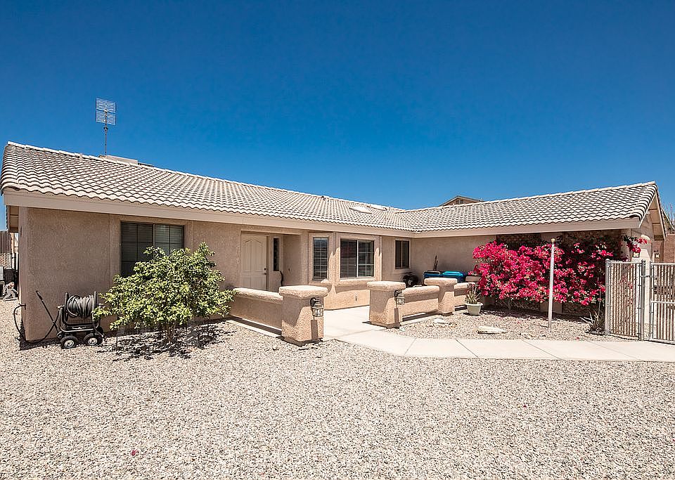 1st image of 2581 Clarke Dr