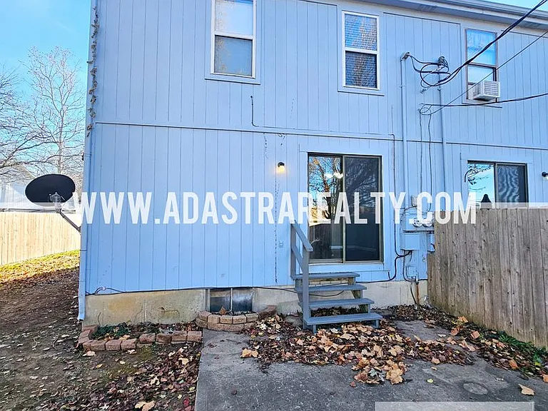 1316 E 123rd Ter #A — Photo 38