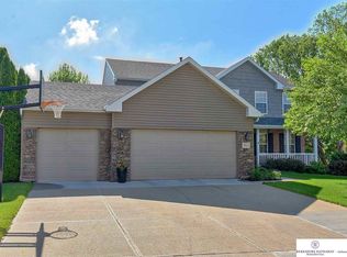 5911 S 160th St, Omaha, NE 68135