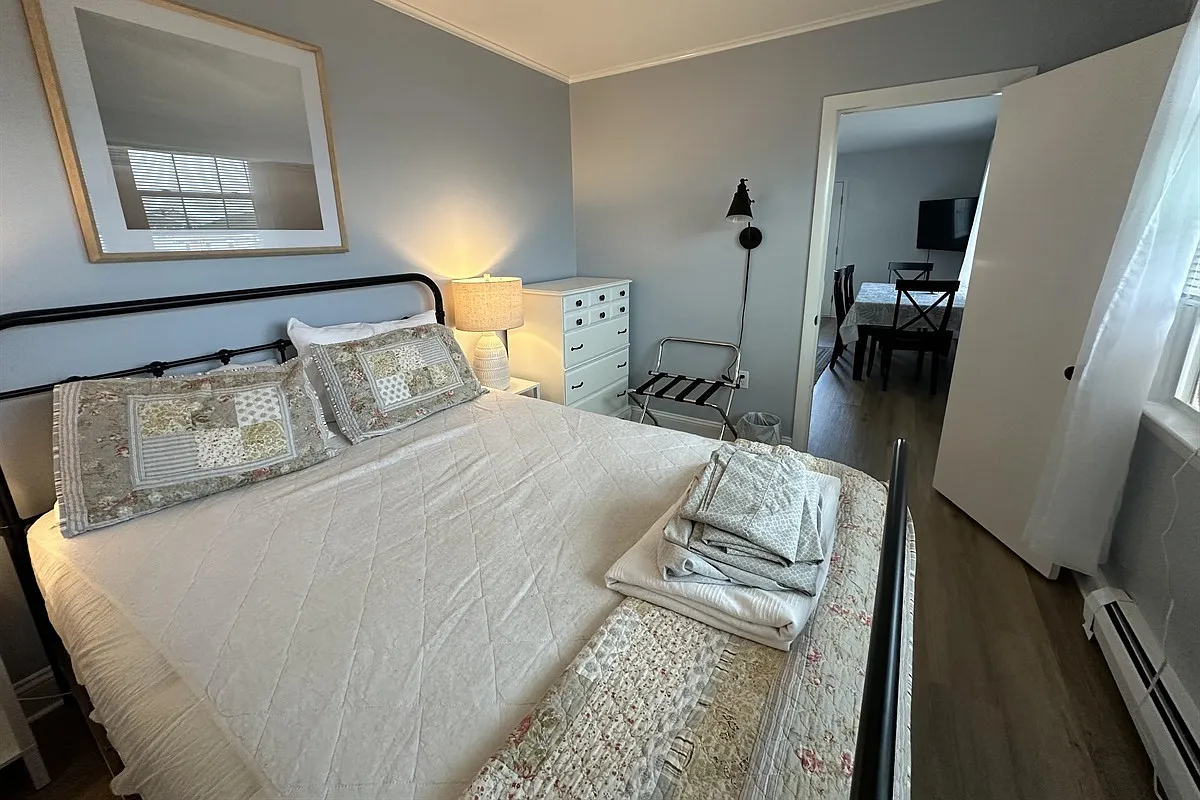 3 bed, 1000 sqft, $2,700 — Photo 4