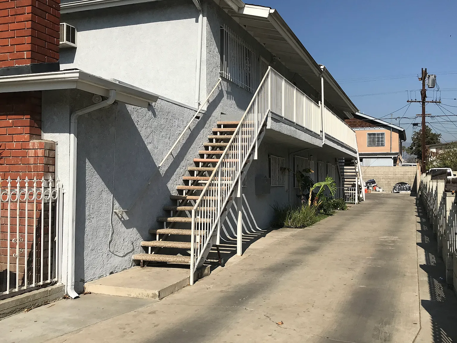 2 bed, 750 sqft, $2,300 — Photo 3