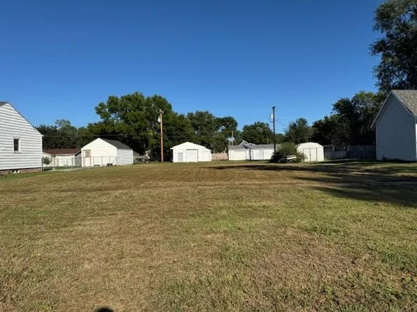527 S Boston Ave, Hastings, NE 68901
