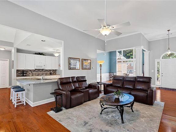 5th image of 3171 Amesbury Way