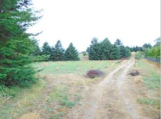 4180 Twin Fawn Ln, Hydesville, CA 95547