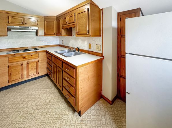 400 Railroad St APT 10