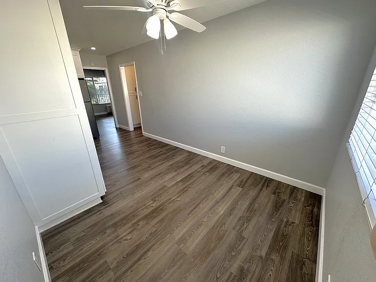 Marquis Apartments — Photo 18