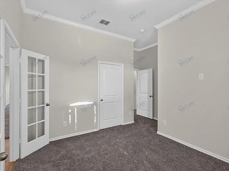324 Greenhaven Dr — Photo 11