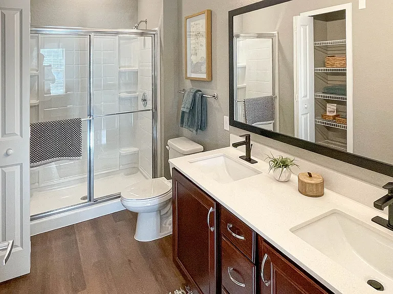 Creekside Ranch Apartments — Photo 12
