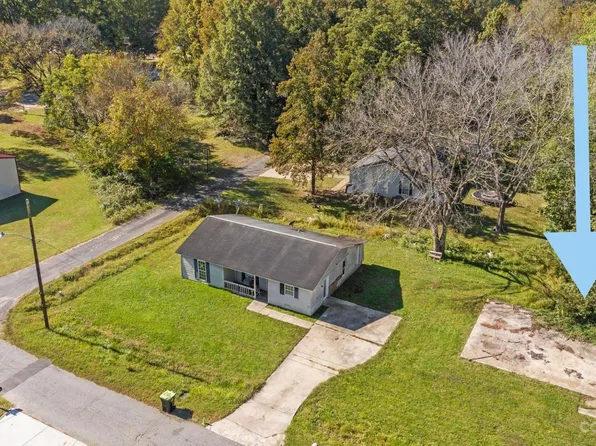 206 W Henderson St E, Spencer, NC 28159