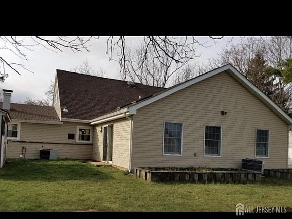 3rd image of 55 Johnson Rd