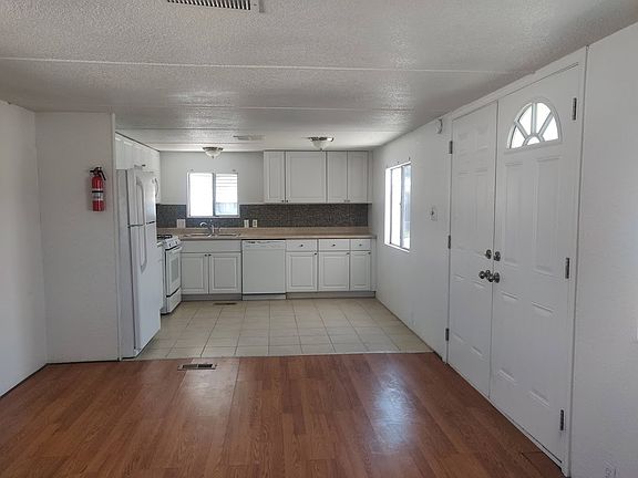 Spacious Kitchen and Dining Ar