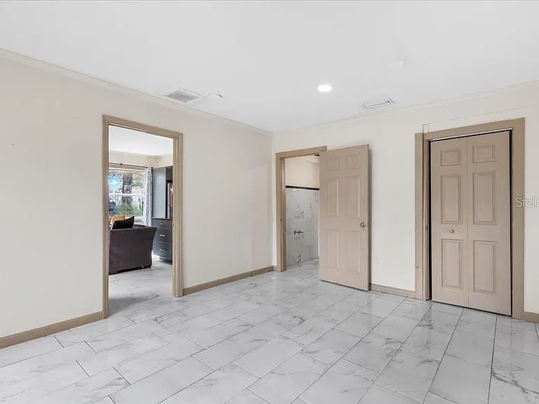 517 Oak St — Photo 13