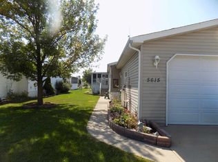 5615 Shale Dr, Loves Park, IL 61111
