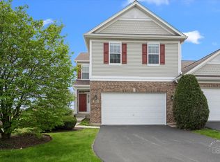 330 Ashby Ct, Geneva, IL 60134