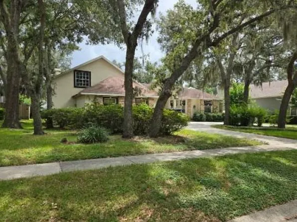 2560 Regal River Rd, Valrico, FL 33596