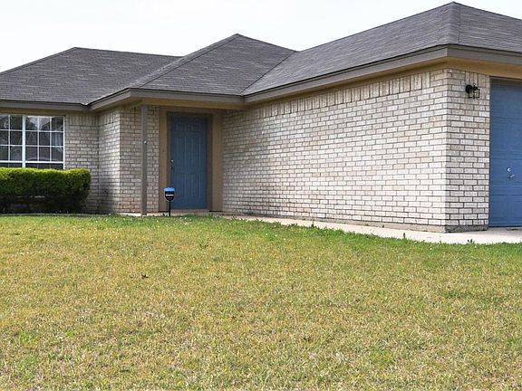2nd image of 2404 Simone Dr