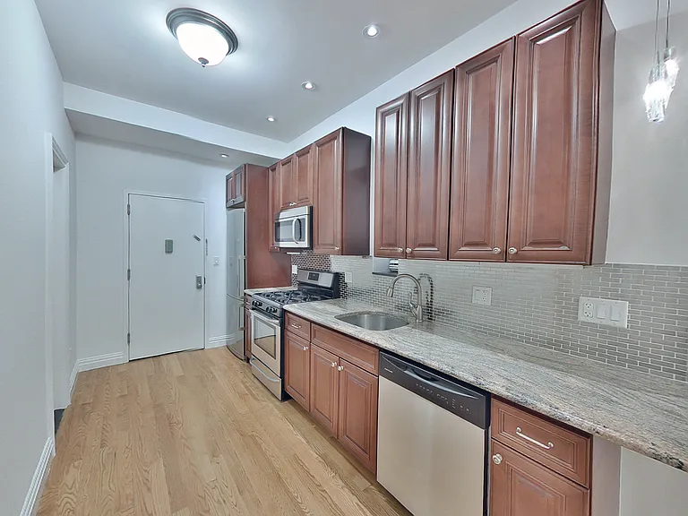 749 9th Ave #206 — Photo 2