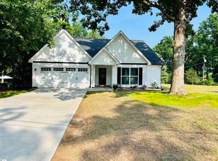 205 Crestwood Dr, Greer, SC 29651