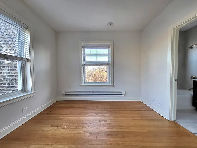 4105 N Damen — Photo 5