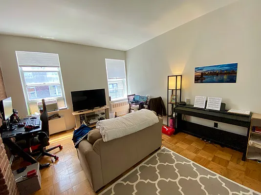 Rented by Irving Properties of New York, LLC | media 7