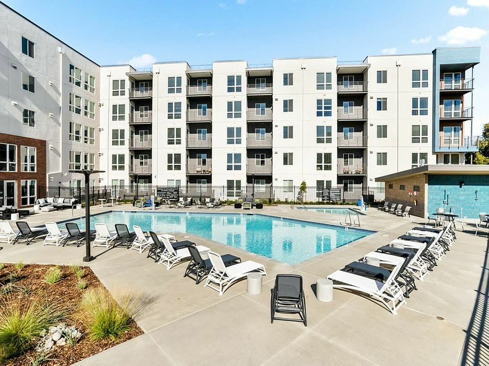 Experience leisure and luxury at our state-of-the-art apartment pool area, designed for your ultimate comfort.