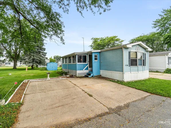 1230 Nichole Ln, Sandwich, IL 60548