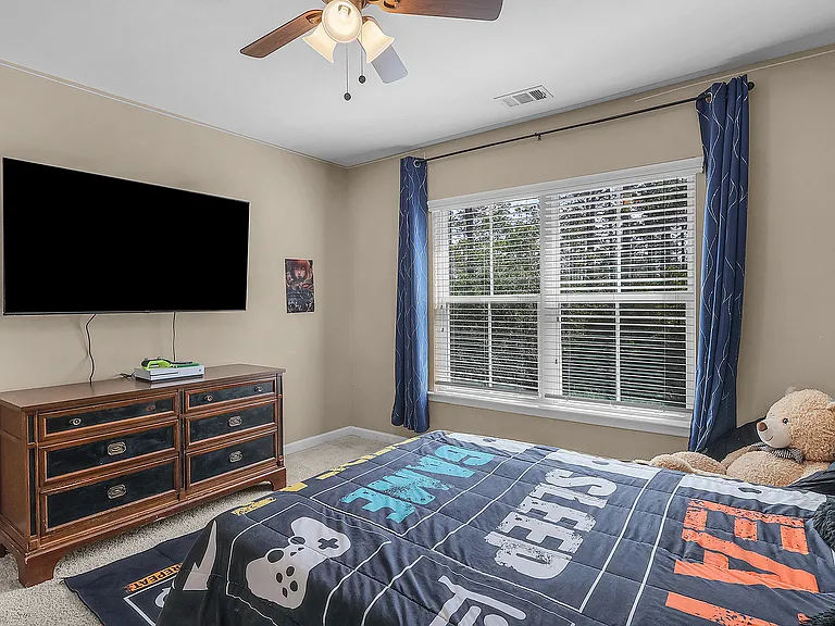 113 Greystone Dr — Photo 34