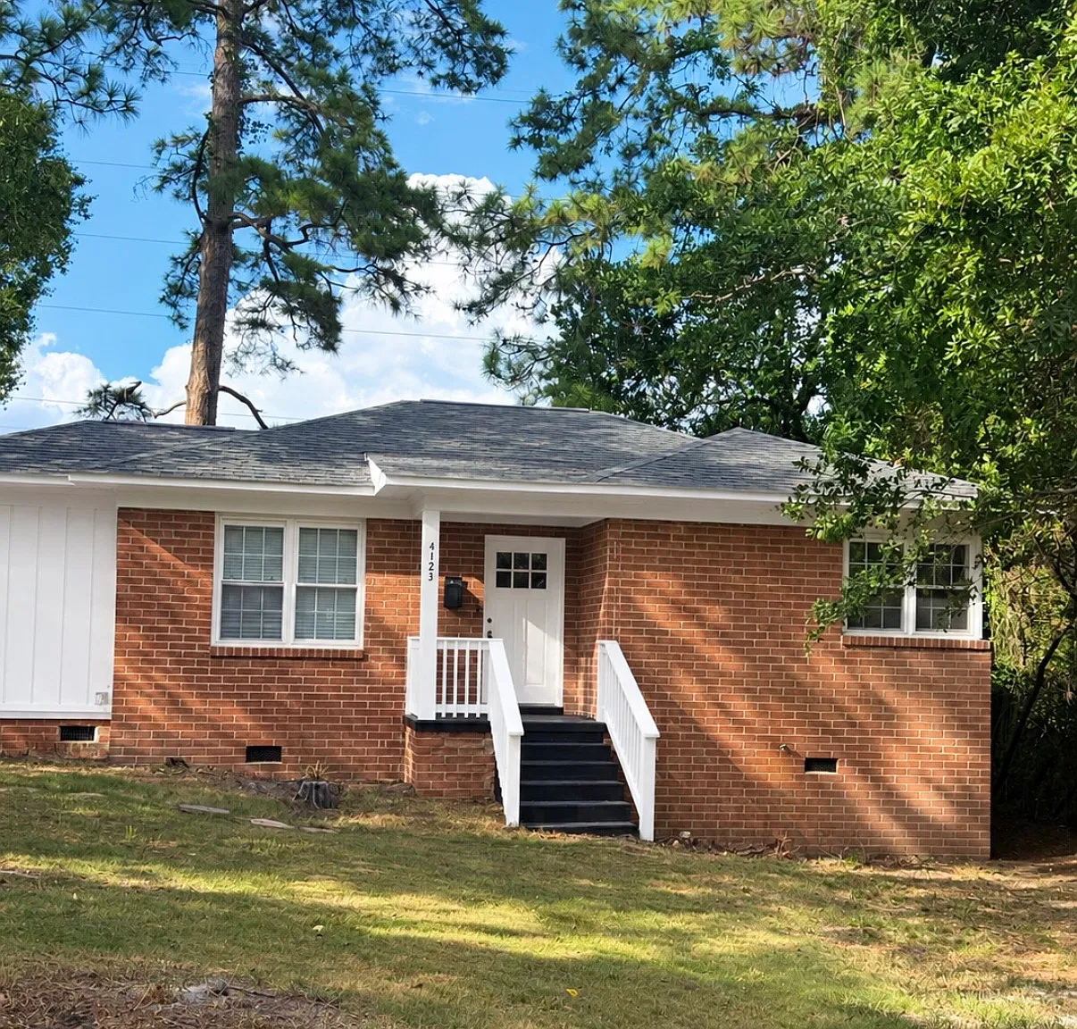 3 bed, 1000 sqft, $1,550 — Photo 1