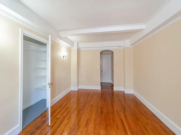 121 E 31st St #9C — Photo 5