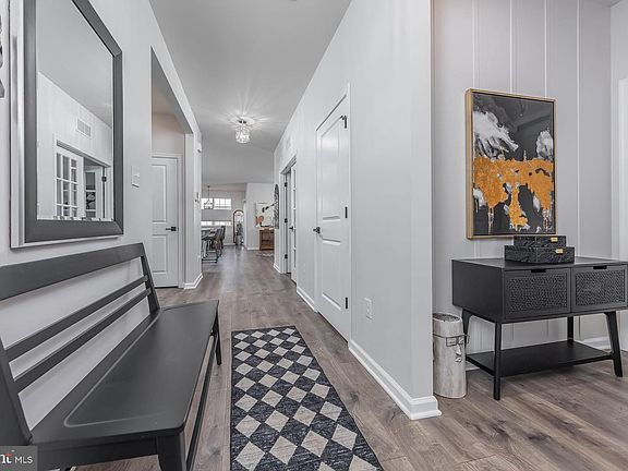 3rd image of 44 Walton Way