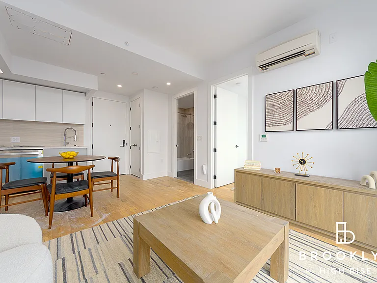 2667 Fulton St #6G — Photo 2