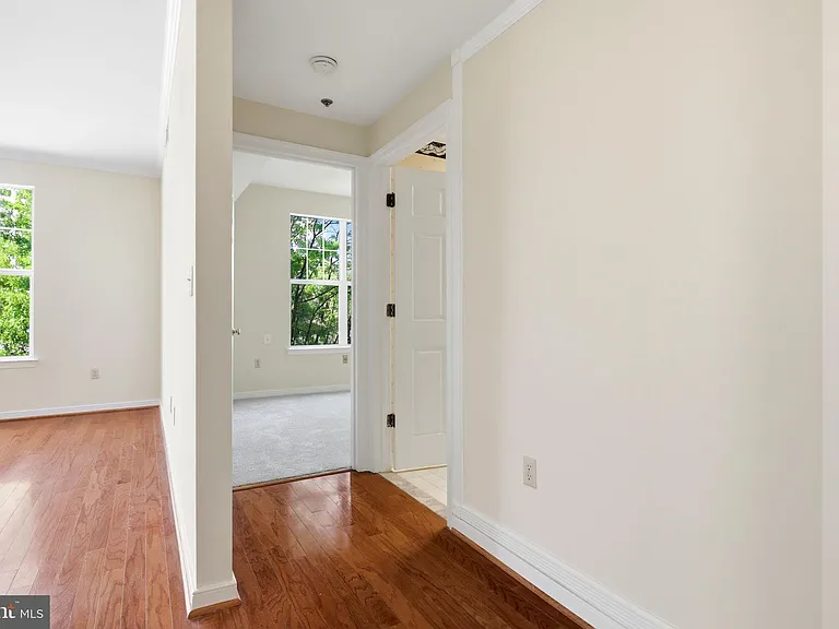 1625 International Dr #316 — Photo 37