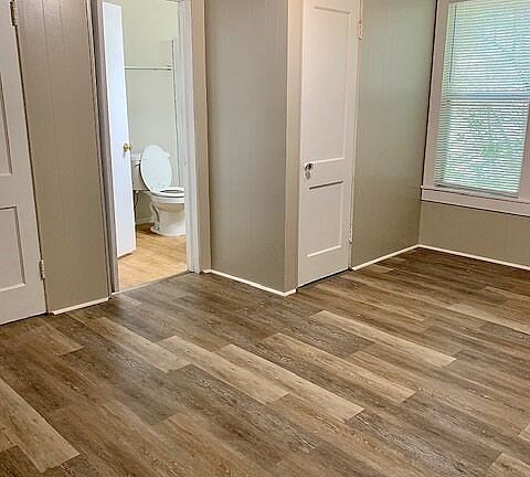 4th image of 821 Kiln Ave