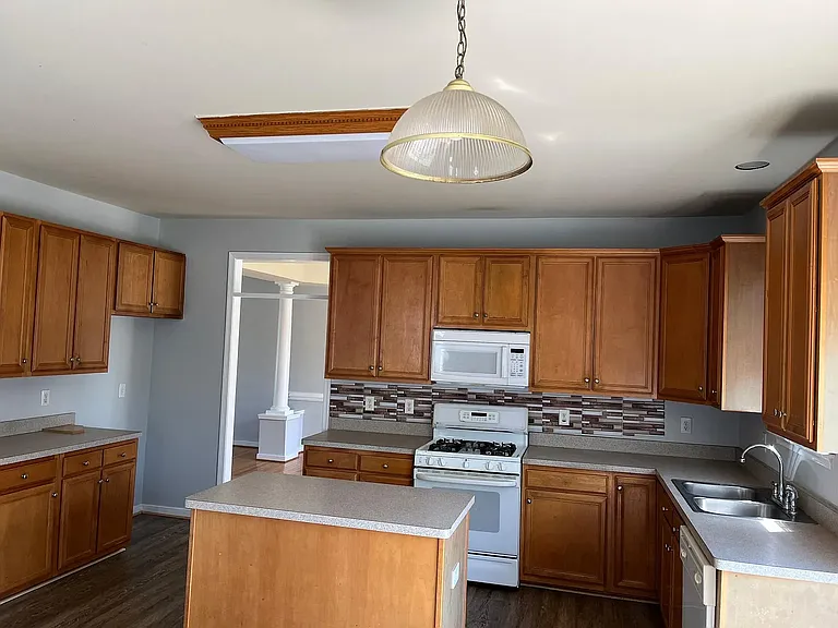 548 Green Garden Cir — Photo 7