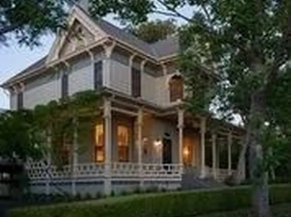 225 Aeolia Dr, Auburn, CA 95603