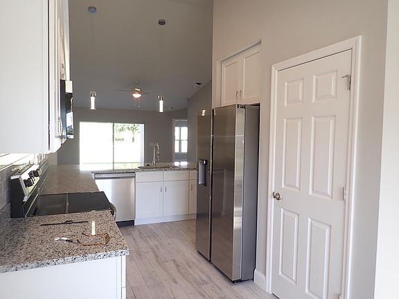 4th image of 27 Clementon Ln #B