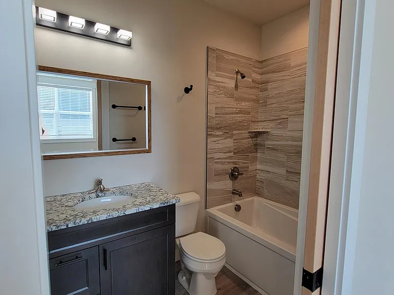1811 McKittrick St #B — Photo 7