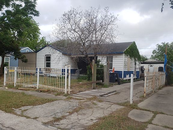 2nd image of 4105 Ramsey St