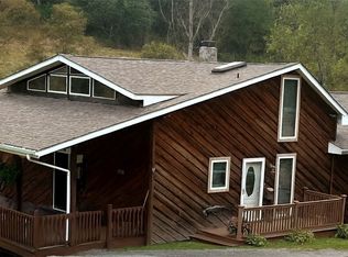 1321 Congo Arroyo Rd, New Cumberland, WV 26047