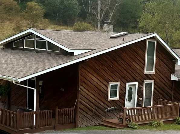 1321 Congo Arroyo Rd, New Cumberland, WV 26047