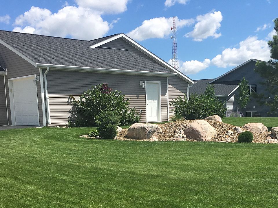 2nd image of 501 Nelson Pl