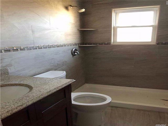 2nd image of 4052 Connecticut Ave