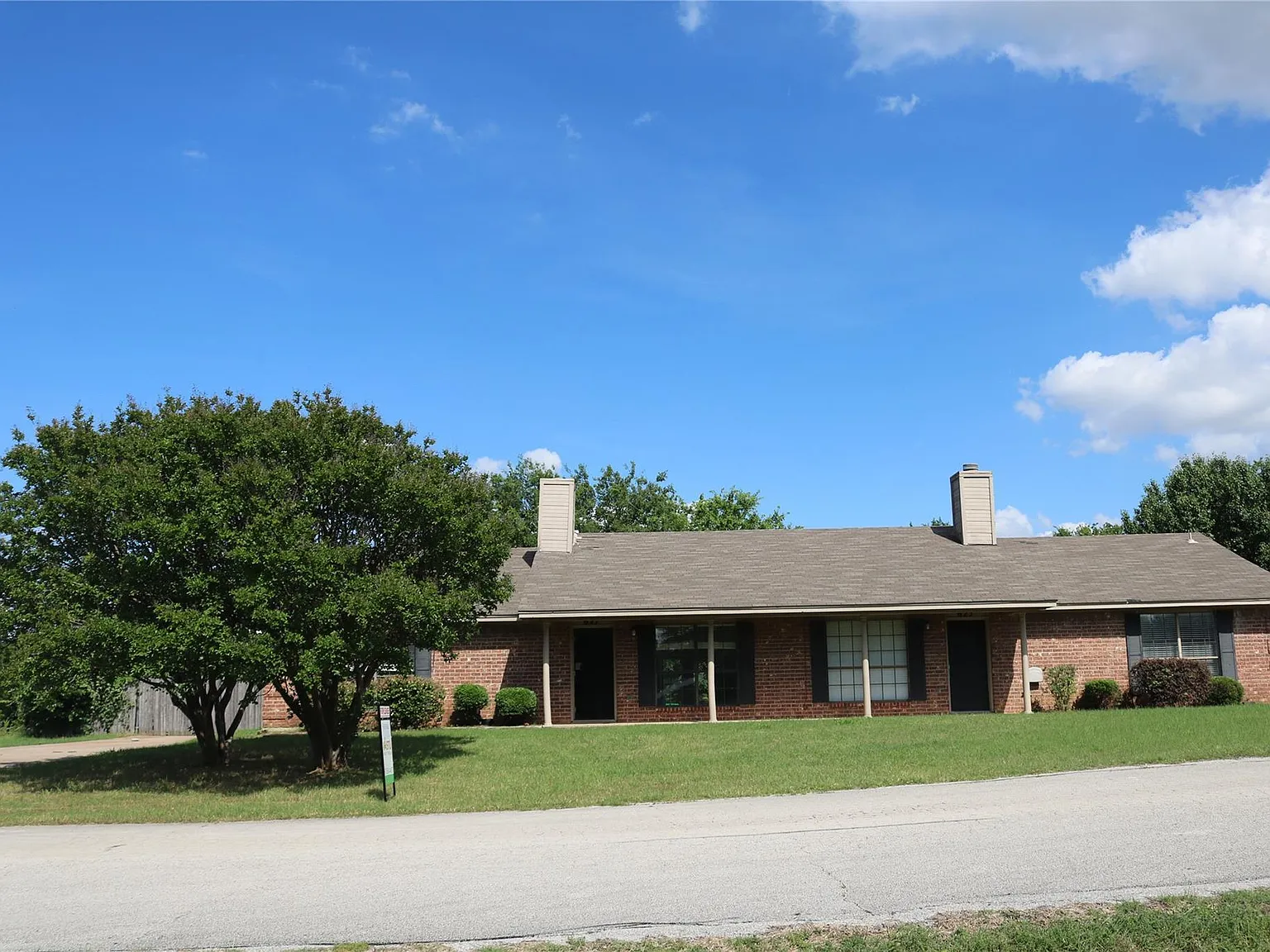2 bed, 1216 sqft, $2,298 — Photo 1